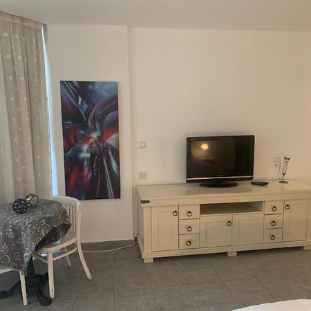 Raphael Apartments Herzelia Екстериор снимка