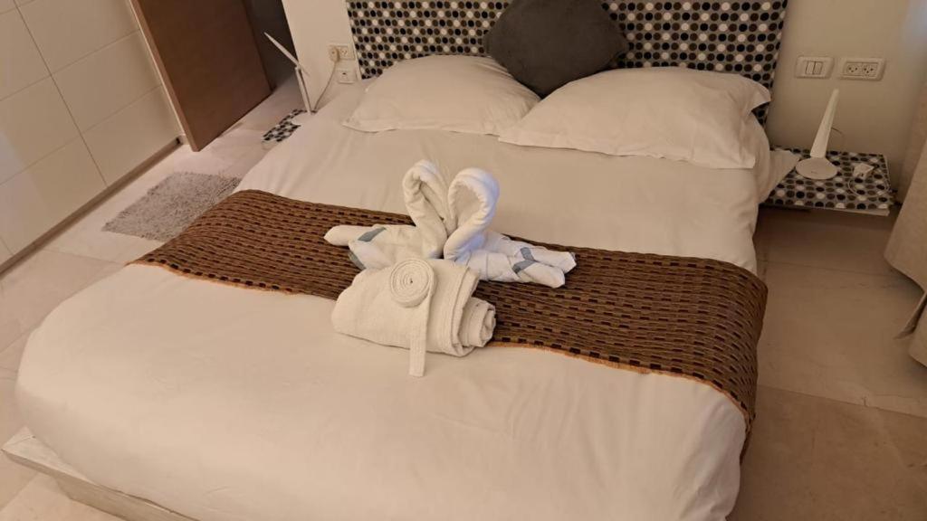 Raphael Apartments Herzelia Екстериор снимка