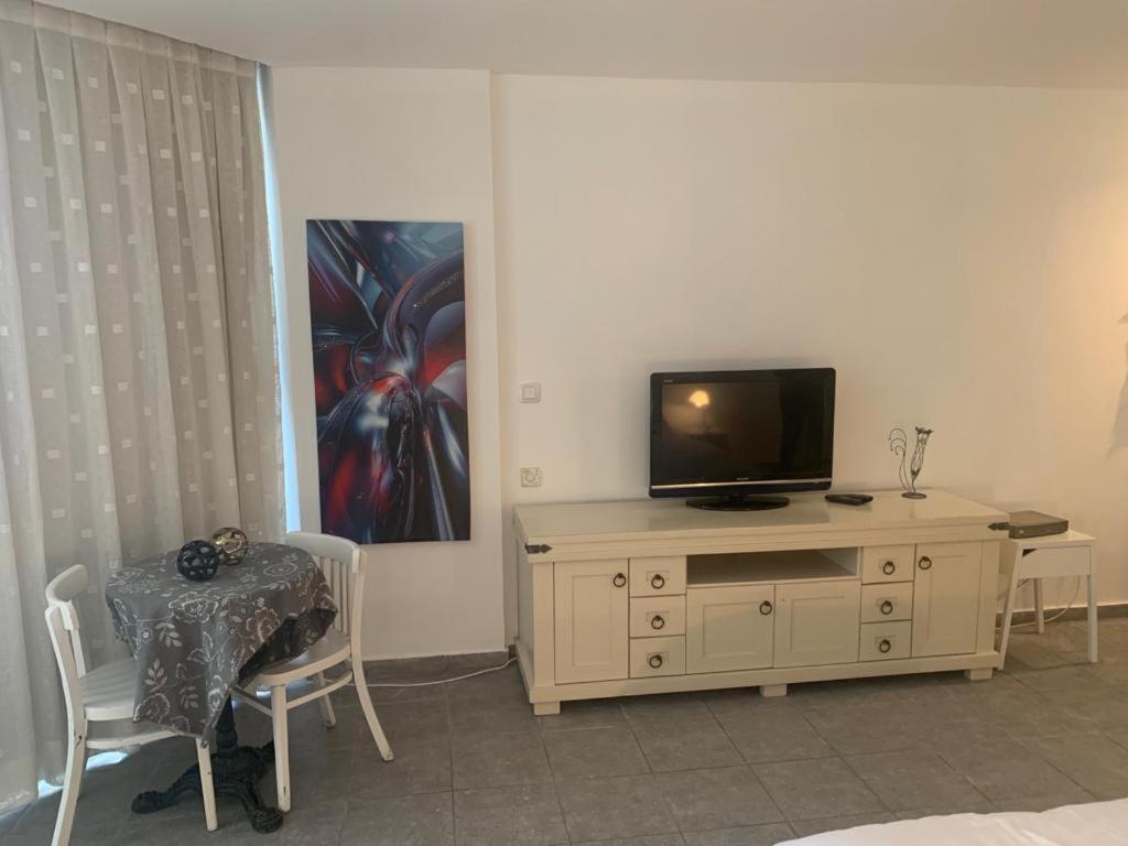 Raphael Apartments Herzelia Екстериор снимка
