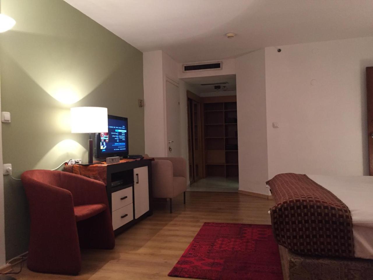 Raphael Apartments Herzelia Екстериор снимка