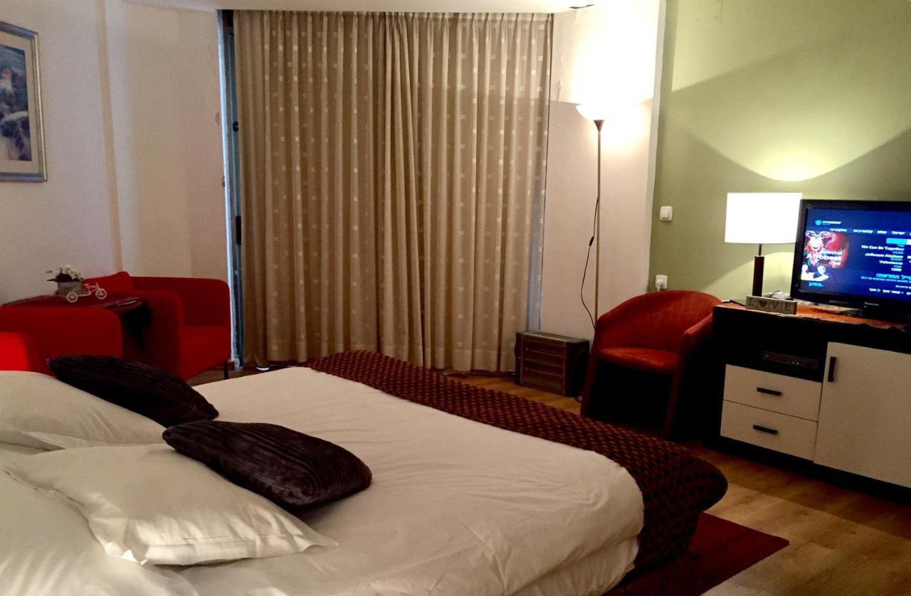 Raphael Apartments Herzelia Екстериор снимка